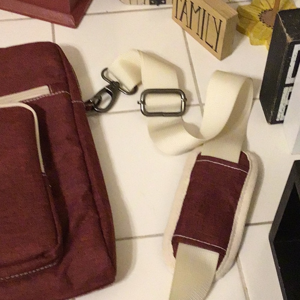 ‘EZrelia’ Laptop/Messenger Shoulder Bag - Picture 3 of 8